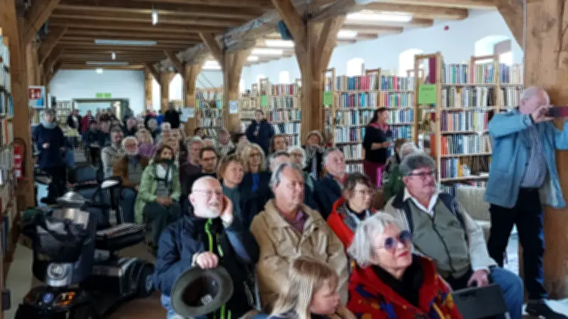 Antiquariat Neustrelitz startet mit Konzert und 40.000 Medien in die Frühlingssaison
