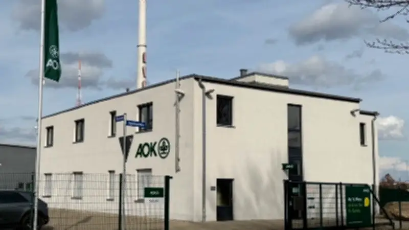 AOK Halle eröffnet neues Kundencenter in Zeppelinstraße nach Südstadt-Center-Aus