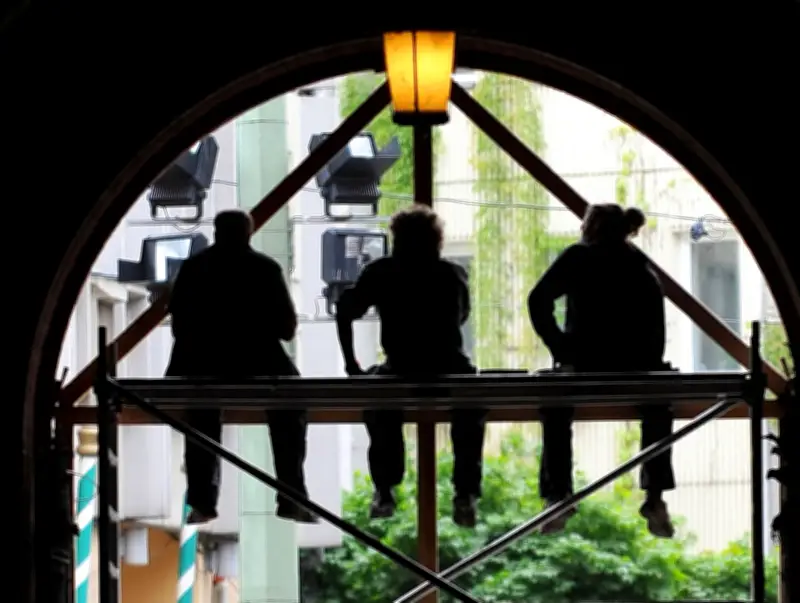 Arbeitsrechtliche Pflicht: Müssen Sie Leerlauf im Job melden?