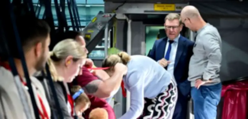 Außenminister Wadephul bringt gestrandete Deutsche aus Katar in Sicherheit