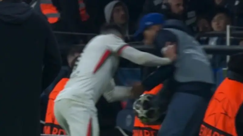 Aufreger in Paris: Chelsea-Star Pedro Neto schubst Balljungen bei Champions-League-Niederlage