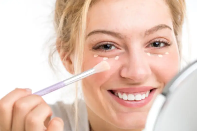 Augenringe effektiv kaschieren: Make-up-Expertin verrät die besten Tipps für einen wachen Blick