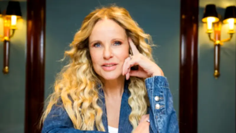 Autounfall verursachte Tinnitus und Lispeln: Katja Burkards persönlicher Weg zur Akzeptanz