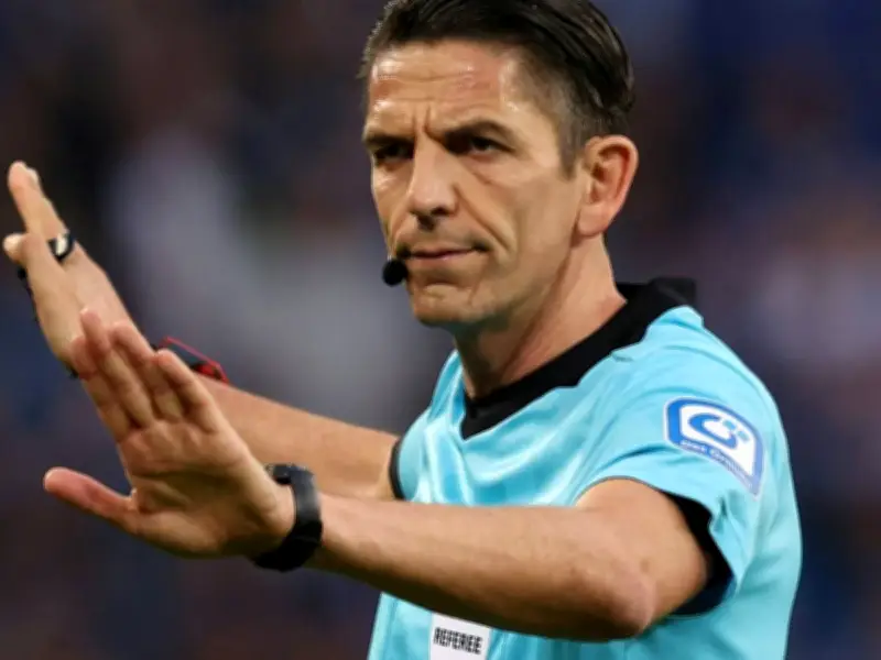 Aytekin vor Rücktritt: Schiedsrichter beklagt Hass und Eskalation im Fußball