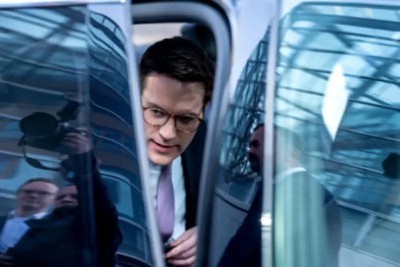 Baden-Württemberg: Machtteilung im Streit nach knapper Wahl - Özdemir lehnt Rotationsmodell ab