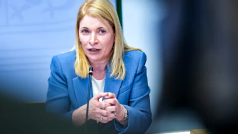 Bahn-Chefin Palla über Krisenkonzern: Verspäteter ICE sollte „zumindest sauber sein“