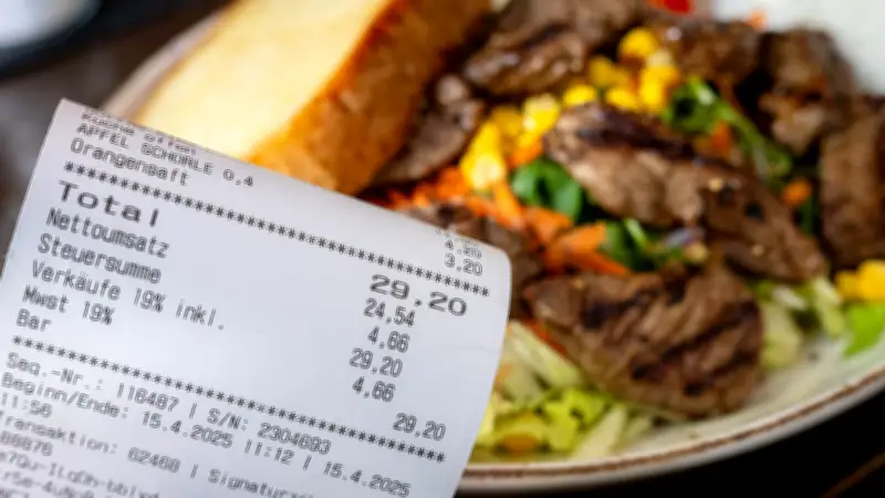 Bargeldlose Gastronomie in Prenzlau: Leser-Debatte über Vor- und Nachteile