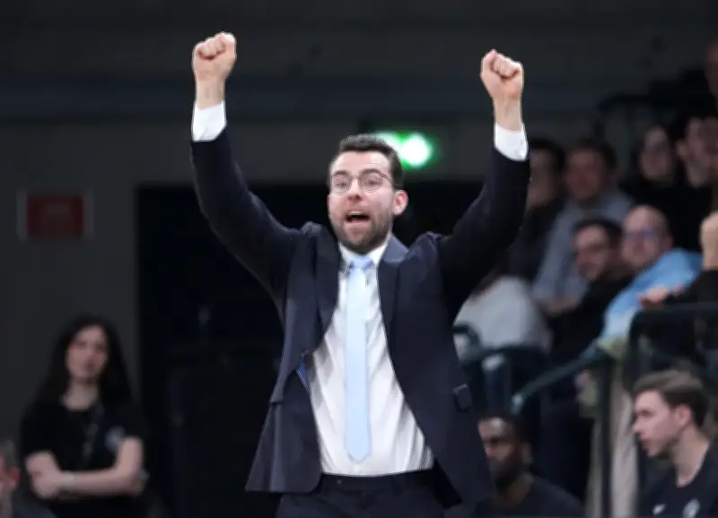 Basketball-Bundesliga: Hamburg Towers besiegen Bayern München vor Rekordkulisse