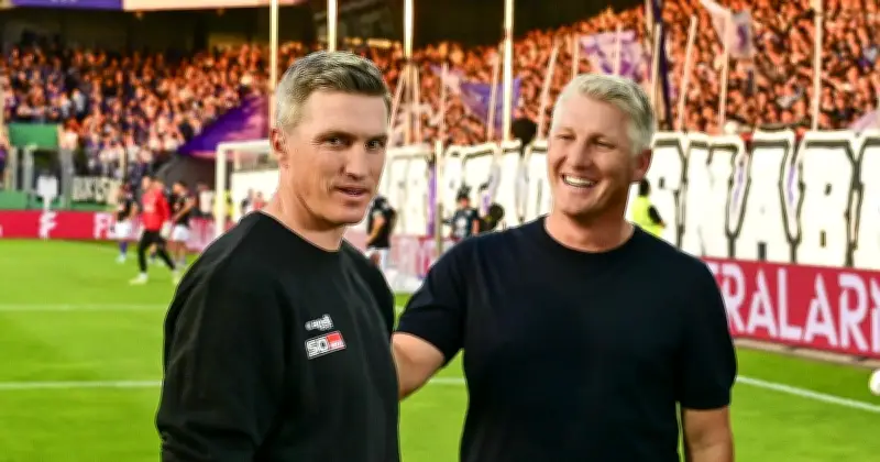 Bastian Schweinsteiger lacht über Ski-Sturz seines Bruders Tobias am Wilden Kaiser