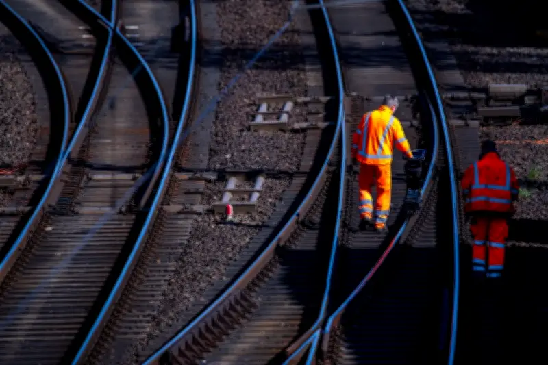 Bauarbeiten beendet: 50-Tonnen-Brückenteil eingebaut – Züge rollen wieder durch Herford