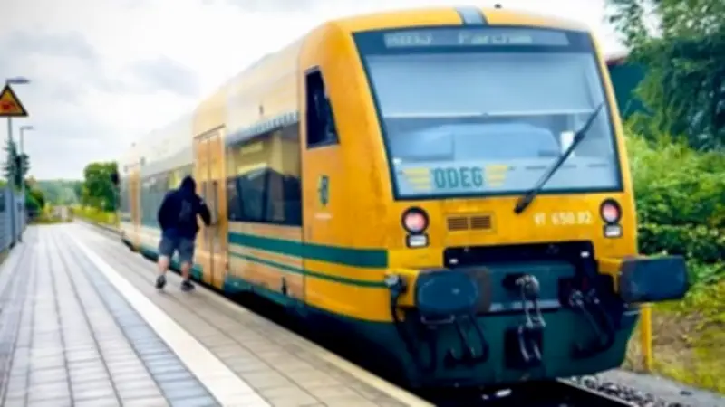 Bauarbeiten bei Schwerin: RB13-Züge fallen wochenlang aus - Ersatzverkehr mit Bussen eingerichtet