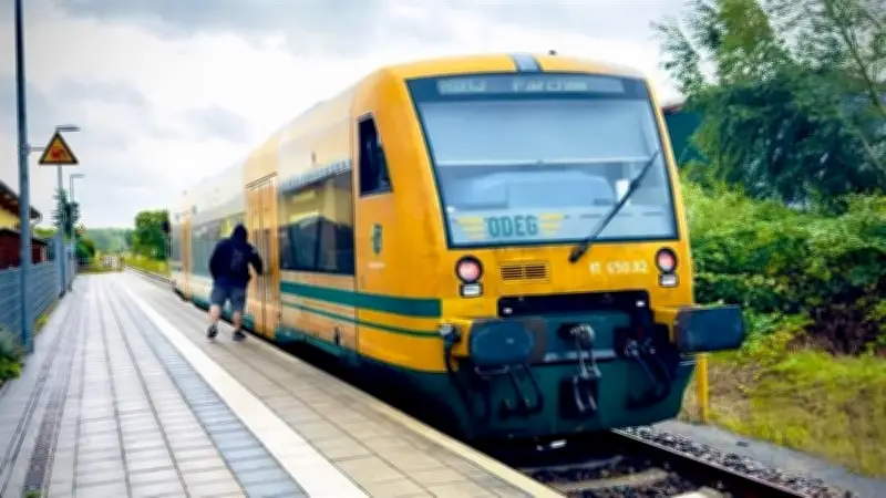 Bauarbeiten bei Schwerin: RB13-Züge fallen wochenlang aus - Ersatzverkehr mit Bussen