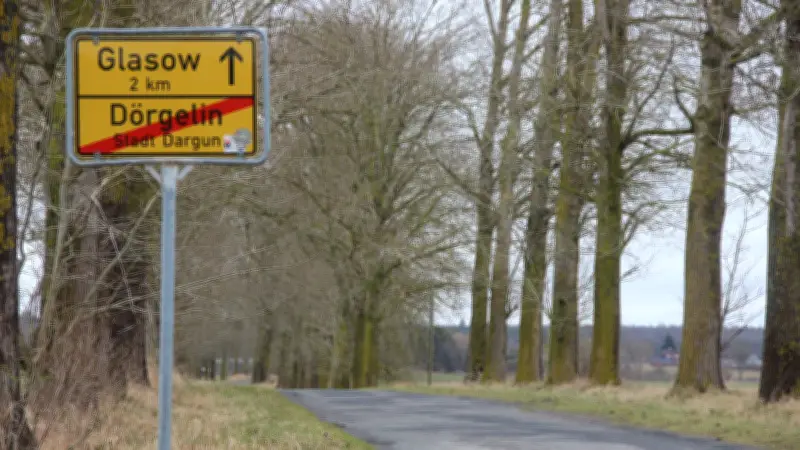 Baumfällarbeiten in Dargun: Dorf Dörgelin nur dreimal täglich erreichbar