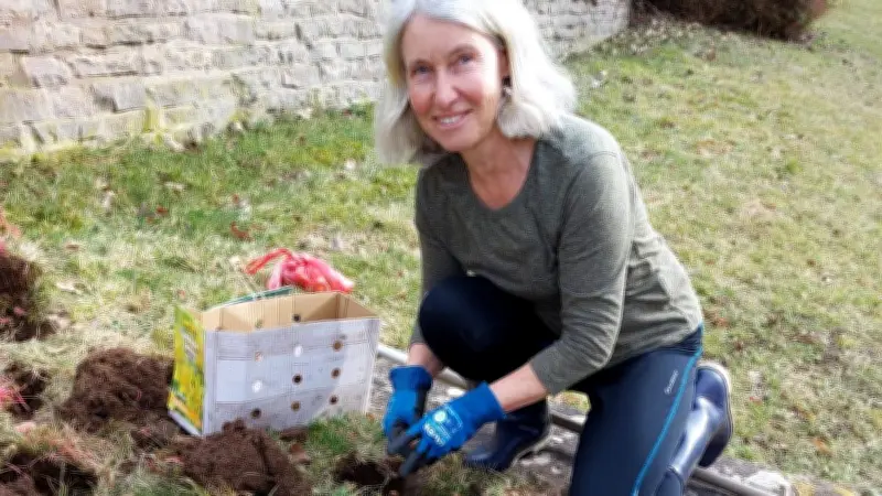 Baumfreunde pflanzen 1.000 Frühblüher in Sangerhausen Süd für farbenfrohe Rabatte