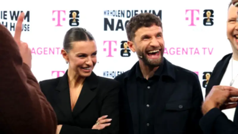 Bayern-Legende Thomas Müller: So gesprächig ist er im Flugzeug