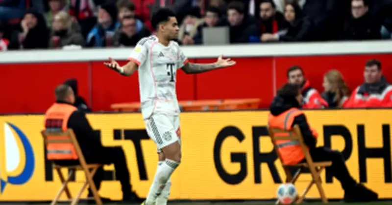 Bayern München empört über Gelb-Rot gegen Diaz: 'Im Leben keine Schwalbe'