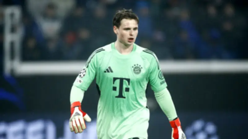 Bayern München in Torwart-Not: Urbig nach Kopf-Crash ausgefallen, Ulreich muss einspringen