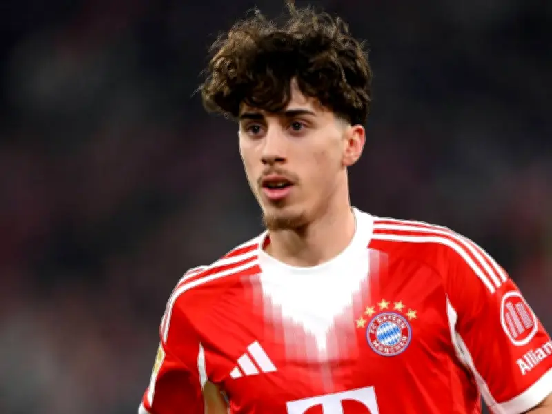 Bayern München stattet Talent David Santos Daiber mit Profivertrag bis 2030 aus
