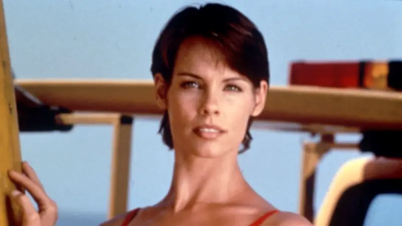 Baywatch-Star Alexandra Paul nach spektakulärer Hunde-Rettungsaktion festgenommen