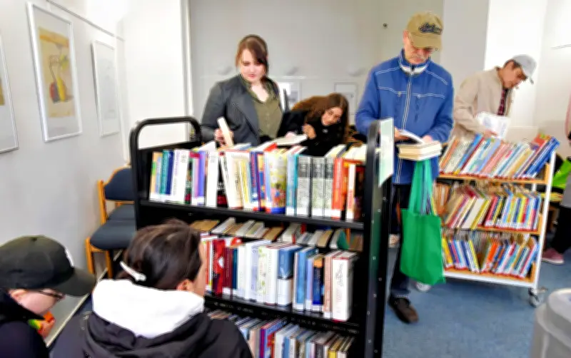 Bücherflohmarkt in Köthener Stadtbibliothek lockt mit 1.500 Romanen und Kinderbüchern