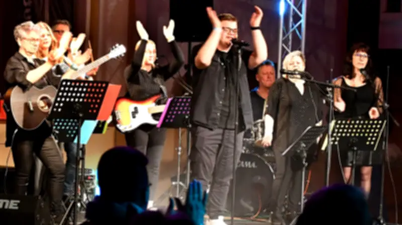 Benefizkonzert in Nachterstedt: Yannic & Friends sammeln für neue Feuerwehrfahrzeuge