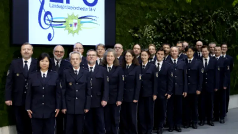 Benefizkonzert in Pasewalk: Polizeiorchester MV unterstützt Volksbund mit musikalischem Programm