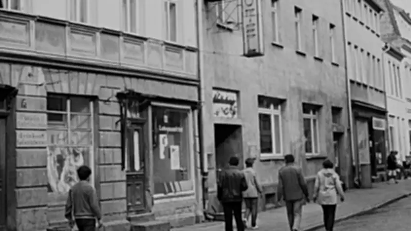 Über 50 Jahre alte DDR-Speisekarte für Rennfahrerball in Teterow entdeckt