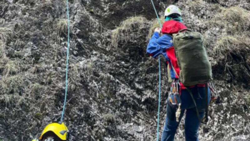 Bergrettungseinsatz in den Alpen: Wanderer (64) stürzt 40 Meter in Schlucht