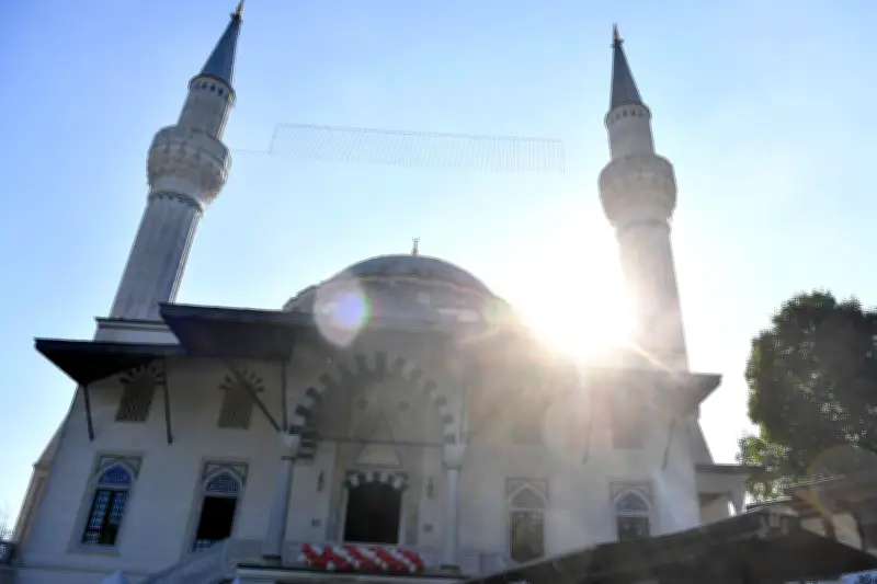 Berlin begeht erstmals Gedenktag gegen Islamfeindlichkeit – Kiziltepe verurteilt Rassismus