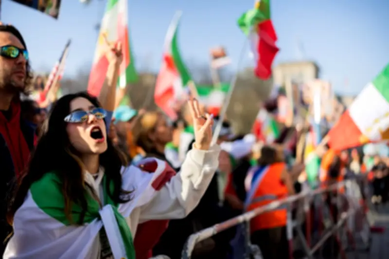 Berlin: Massenkundgebung am Brandenburger Tor fordert Freiheit für den Iran