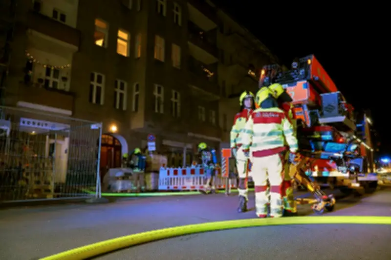 Berlin-Neukölln: Erneuter Wohnungsbrand mit zwei Verletzten - Feuerwehr im Großeinsatz