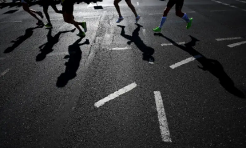 Berliner Halbmarathon: Tausende Läufer und große Verkehrseinschränkungen