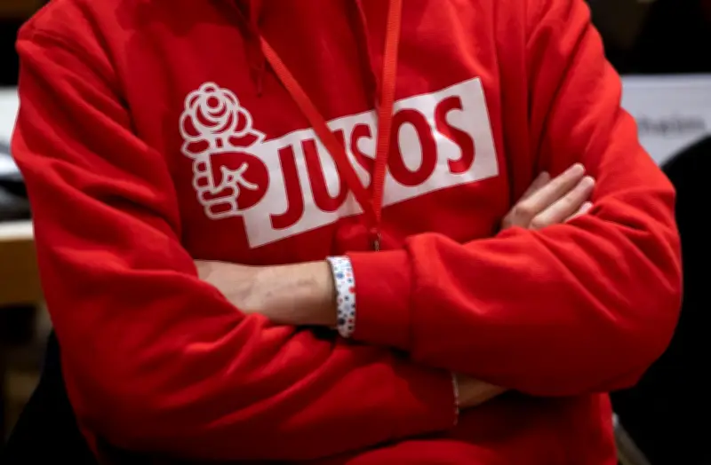 Berliner Jusos bestätigen Doppelspitze: Kritische Begleitung der SPD im Wahlkampf