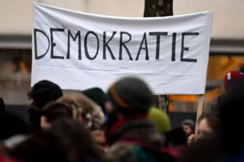 Bertelsmann-Studie: Demokratie weltweit auf dem Rückzug - Autokratien dominieren