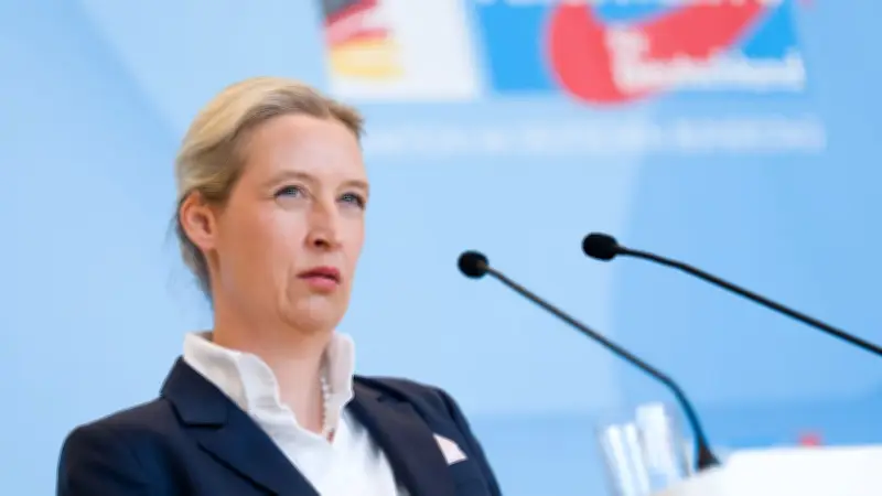 Betrügerbande missbraucht Namen von AfD-Chefin Weidel für Anlagebetrug - Hohe Schäden