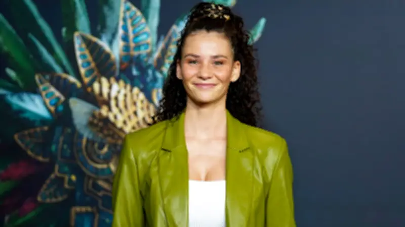 Betty Taube: Vom GNTM-Teilnehmer zur Medienpersönlichkeit – Karriere und Privatleben im Fokus