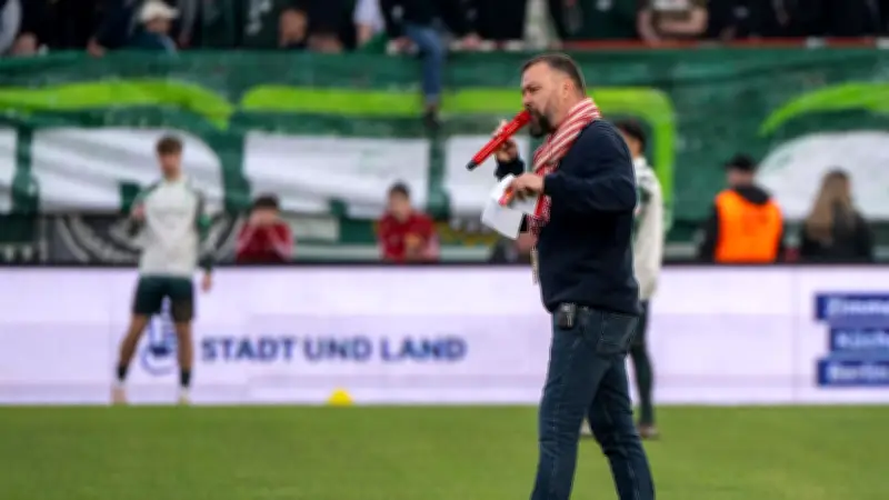 Bewegende Stadionsprecher-Rede vor Union Berlin-Spiel: Emotionale Momente im Stadion