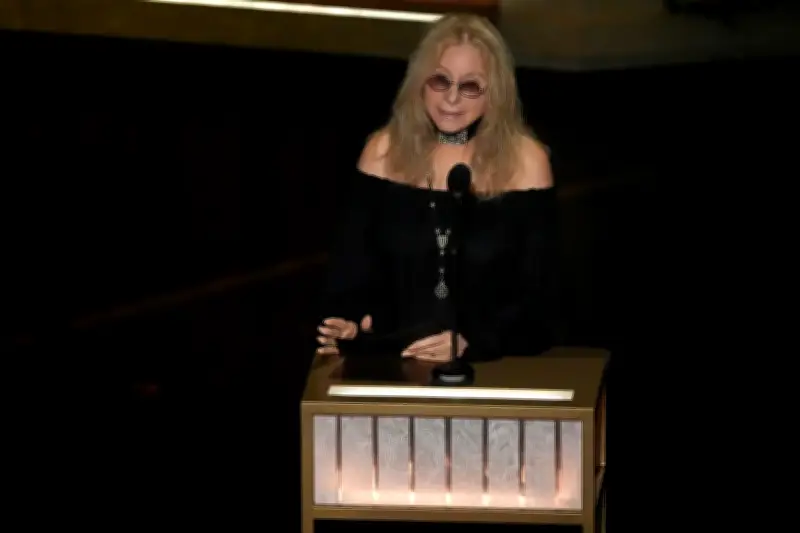 Bewegender Oscar-Moment: Barbra Streisand singt für verstorbenen Filmpartner Robert Redford