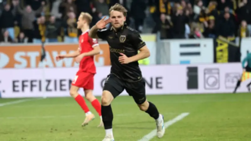 BILD enthüllt geheime Kaufoption: Der Kampf um Torjäger Mika Schroers hat begonnen