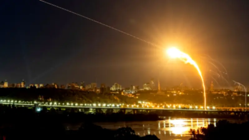 BILD-Politik-Vodcast 'Vertraulich!' mit Julian Röpcke aus der Ukraine