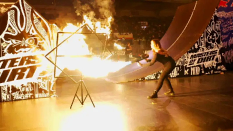 BILD-Reporterin erlebt Adrenalin-Rausch: Flammenwerfer-Show mit 1400 Grad Celsius