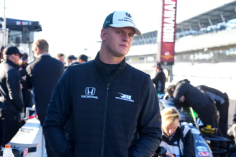 Bitteres Debüt: Mick Schumacher scheidet bei IndyCar-Premiere früh aus