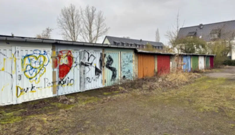 Bitterfelder Garagen-Streit: Kompromiss nach Gespräch zwischen Stadt, Neubi und Nutzern gefunden