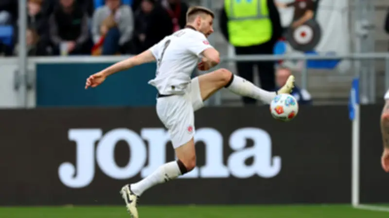 Blessins Sorgenkinder: FC St. Pauli startet mit Verletzungsproblemen in die Vorbereitung auf Frankfurt