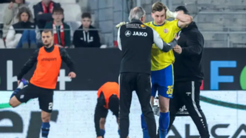 Böller-Skandal in 3. Liga: Torwart nach Explosion im Krankenhaus