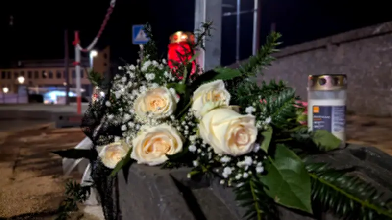 Blumengestecke nach tödlichem Unfall in Merseburg verschwunden - Stadt reagiert auf Diebstahlvorwürfe