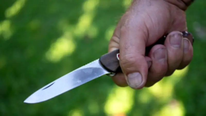 Blutiger Streit auf A7-Rastanlage: Messerattacke nach Trinkgelage bei Hildesheim