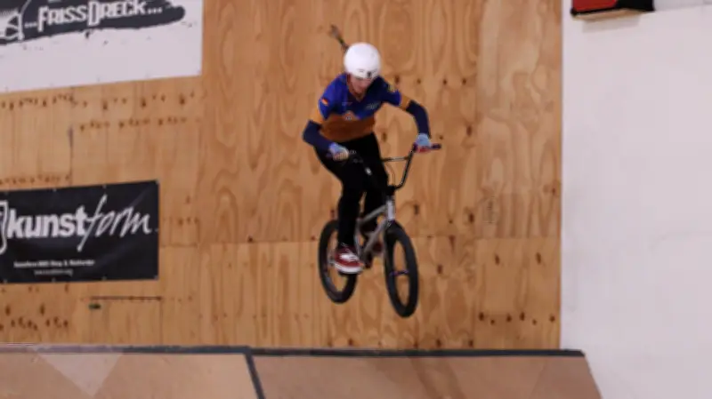 BMX-Nachwuchsserie startet spektakulär in Neubrandenburg mit knappen Entscheidungen