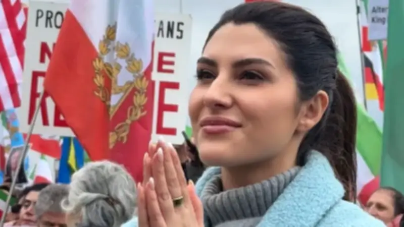 Bollywood-Star Elnaaz Norouzi über Iran-Konflikt: Hoffnung auf Ende des Mullah-Regimes