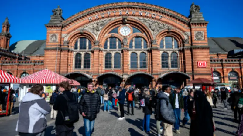 Bombendrohungen legen Hauptbahnhöfe lahm: Bremen und Augsburg evakuiert
